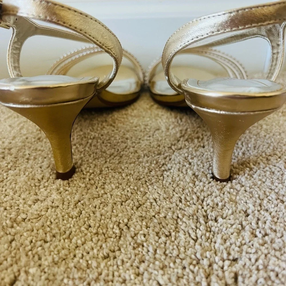 Gold Strappy Women's Caparross Bethany heels size 7.5 new with box